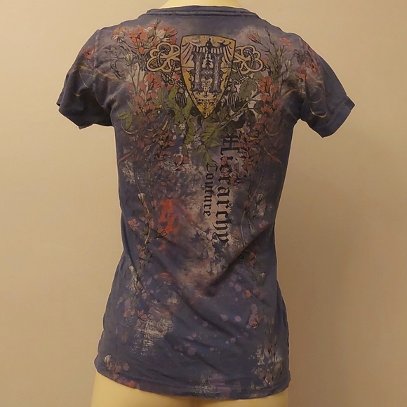 Vintage T-shirt with Tattoo-style Artwork - Picture 3 of 14